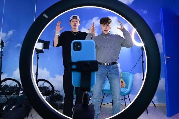 抖音再次盯上小红书这是「种草」最好的时代