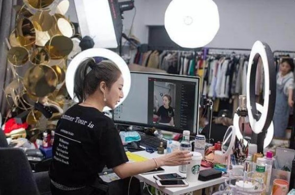 做直播带货去哪里找货源